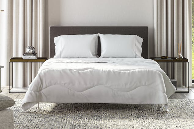 Lightweight Down Alternative Comforter