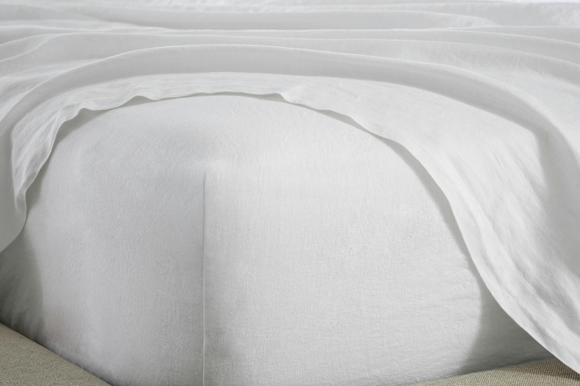 Saatva Linen Sheet Set - Thumbnail 3