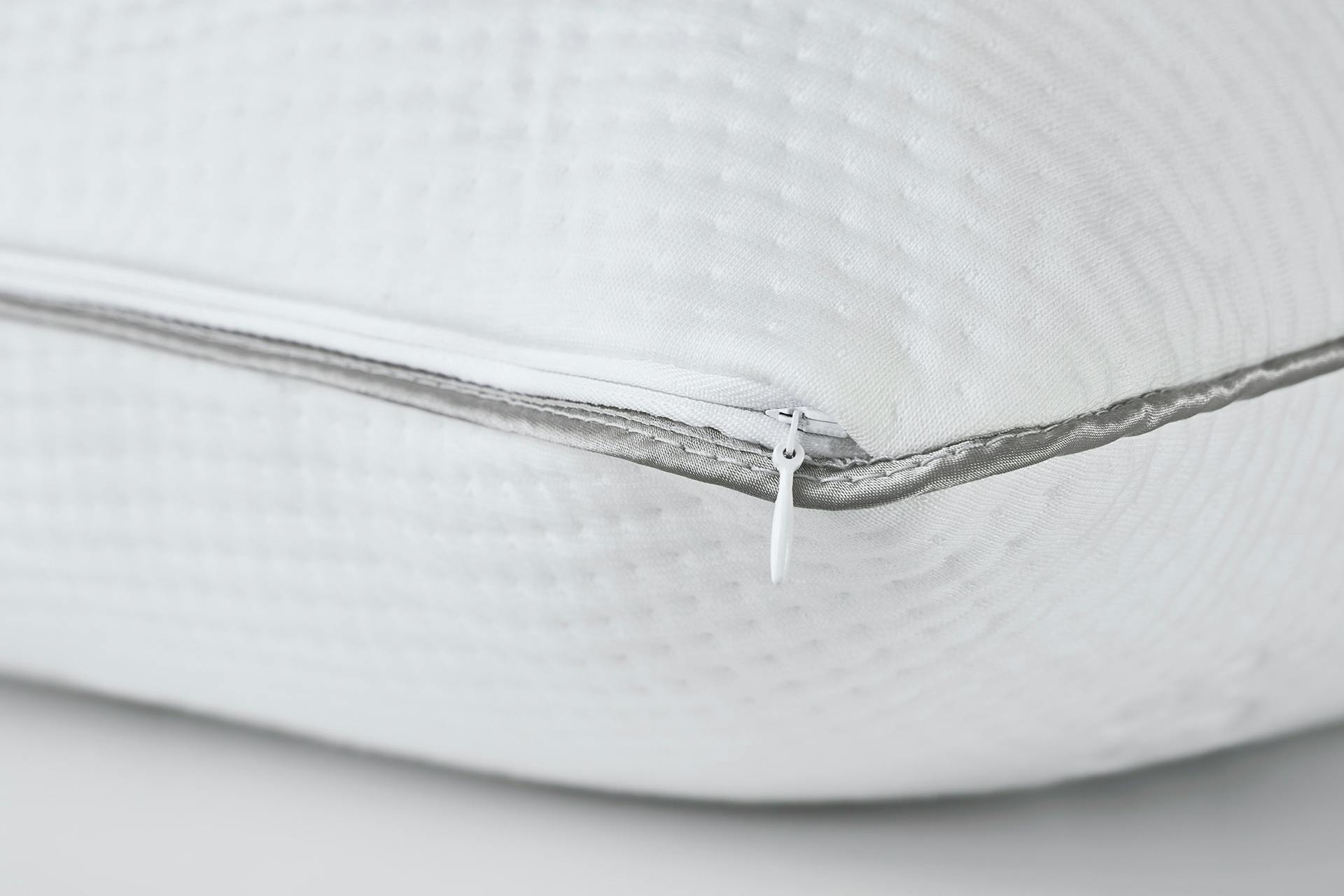 Saatva Memory Foam Pillow - Thumbnail 5