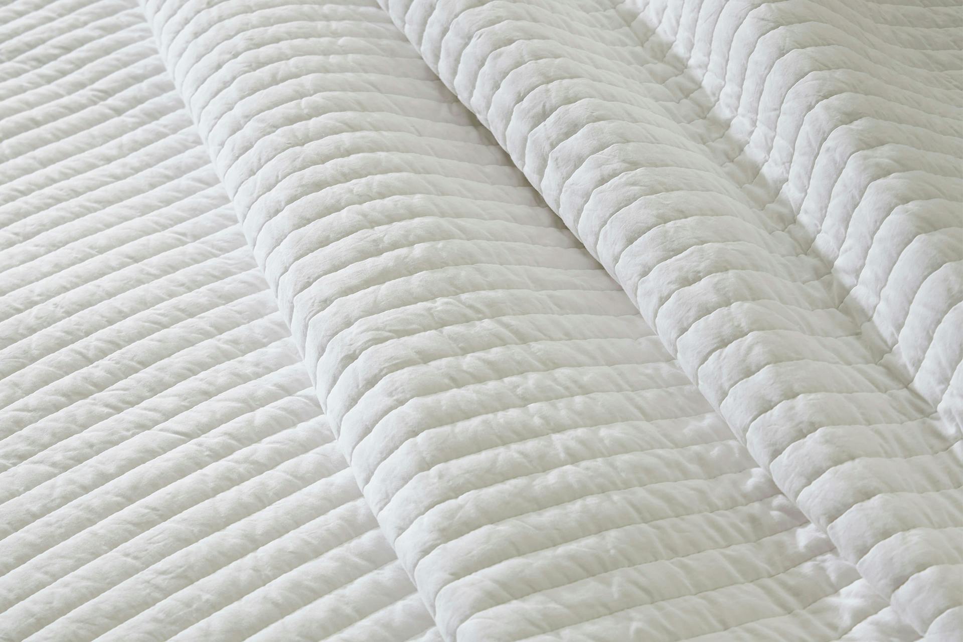 Organic Cotton Channel Quilt - Thumbnail 3