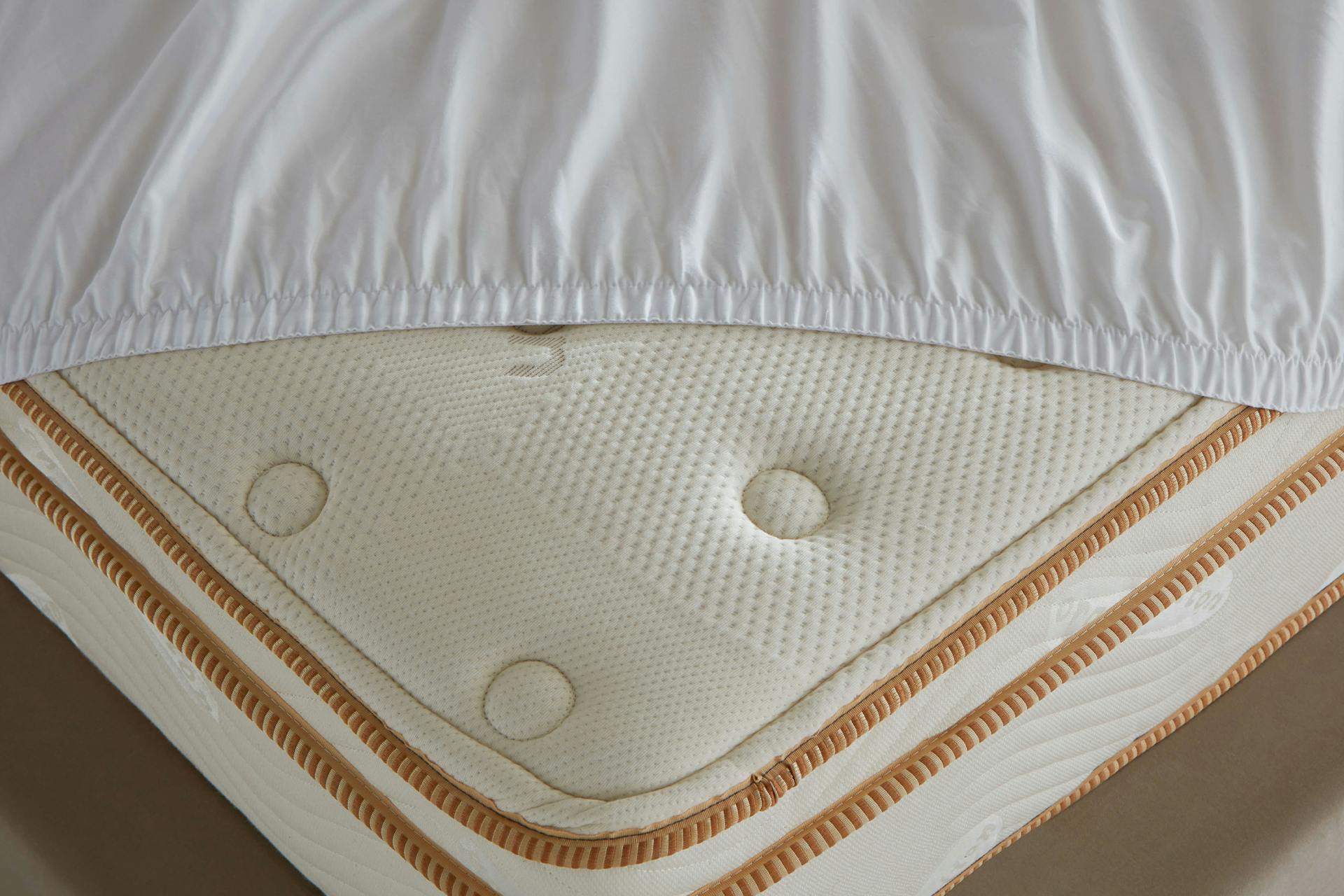 Saatva Mattress Pad - Thumbnail 3
