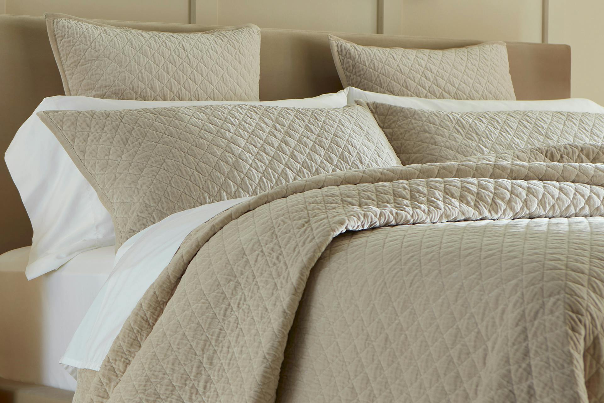 Saatva Velvet Quilt - Thumbnail 5